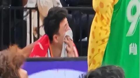 “欧冠：格里利什巧妙传球，格瓦迪奥尔强力射门得分”